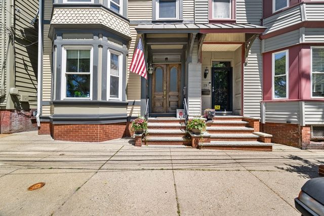 16 Thomas Park 1, Boston, MA 02127