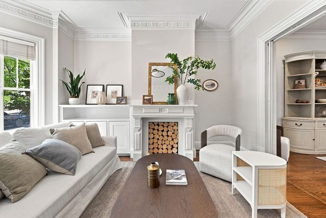 16 Thomas Park 1, Boston, MA 02127