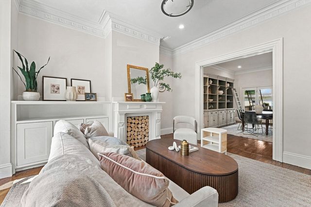 16 Thomas Park 1, Boston, MA 02127