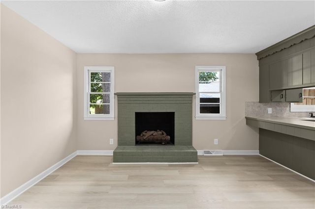 117 Hinshaw Avenue, Yadkinville, NC 27055