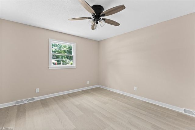 117 Hinshaw Avenue, Yadkinville, NC 27055