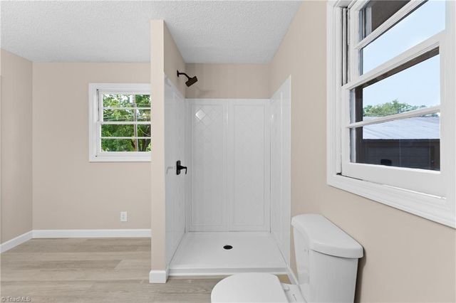 117 Hinshaw Avenue, Yadkinville, NC 27055