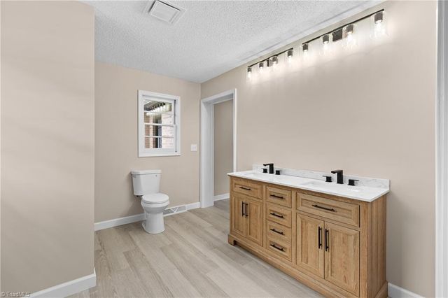 117 Hinshaw Avenue, Yadkinville, NC 27055