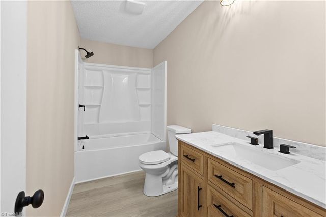 117 Hinshaw Avenue, Yadkinville, NC 27055