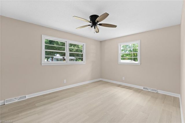 117 Hinshaw Avenue, Yadkinville, NC 27055