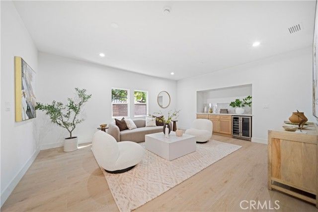 1676 W 24th, Los Angeles, CA 90007