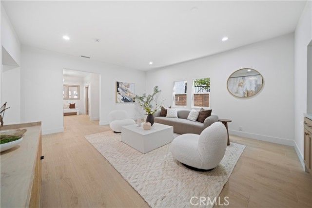 1676 W 24th, Los Angeles, CA 90007