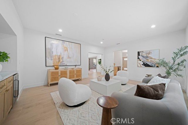 1676 W 24th, Los Angeles, CA 90007