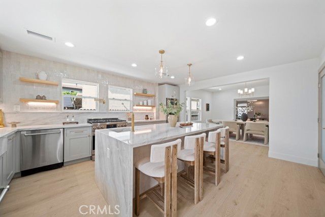 1676 W 24th, Los Angeles, CA 90007