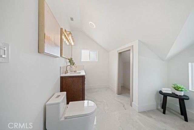 1676 W 24th, Los Angeles, CA 90007