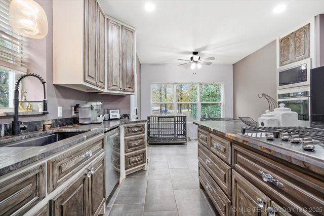 17915 S 128th Court, Bixby, OK 74008