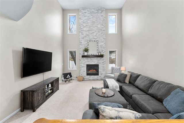 1011 Thompson Drive, Altoona, WI 54720