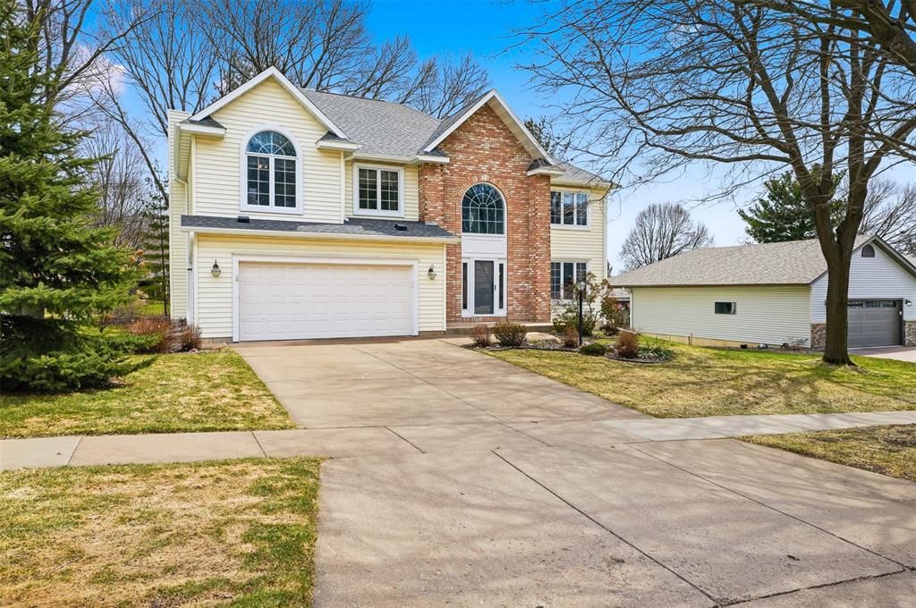 1011 Thompson Drive, Altoona, WI 54720