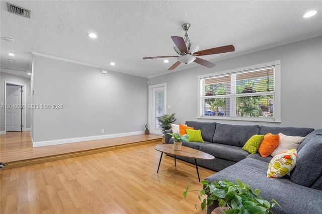 3021 N 72nd Way, Hollywood, FL 33024