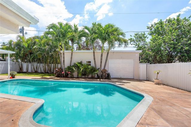 3021 N 72nd Way, Hollywood, FL 33024