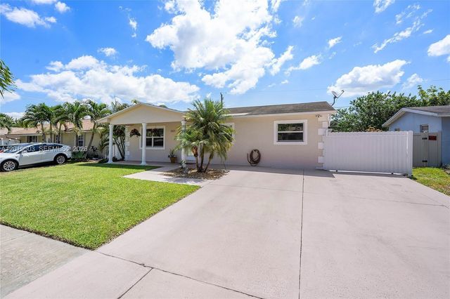 3021 N 72nd Way, Hollywood, FL 33024