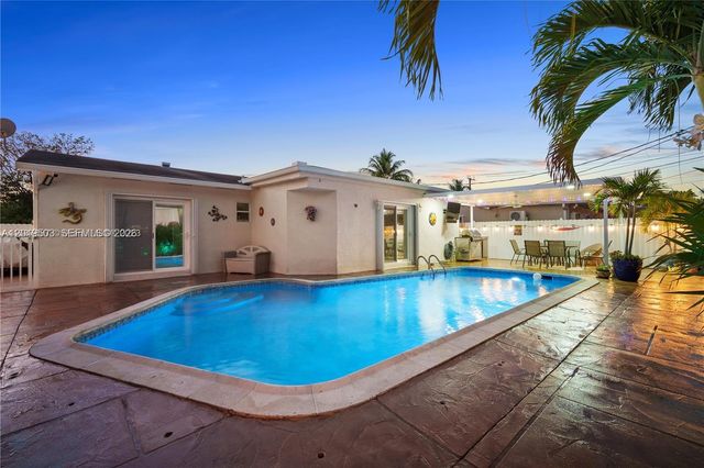 3021 N 72nd Way, Hollywood, FL 33024