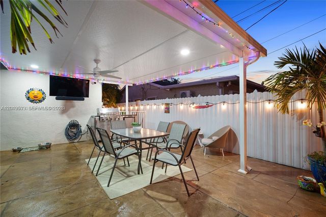 3021 N 72nd Way, Hollywood, FL 33024