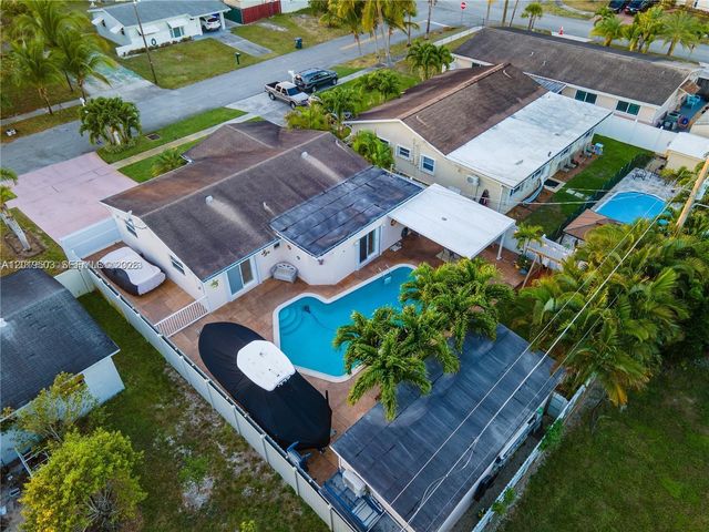 3021 N 72nd Way, Hollywood, FL 33024