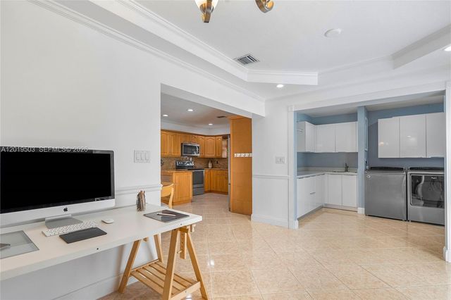 3021 N 72nd Way, Hollywood, FL 33024