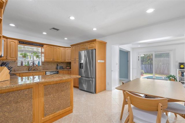 3021 N 72nd Way, Hollywood, FL 33024