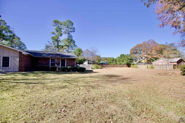 1205 Morningside Drive, Perry, GA 31069