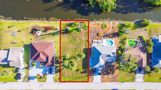 22 MARK TWAIN LANE, Rotonda West, FL 33947