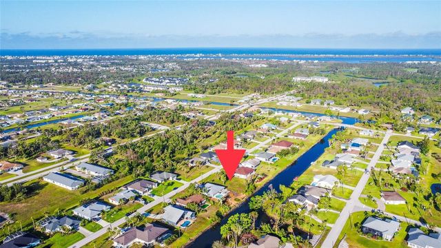 22 MARK TWAIN LANE, Rotonda West, FL 33947