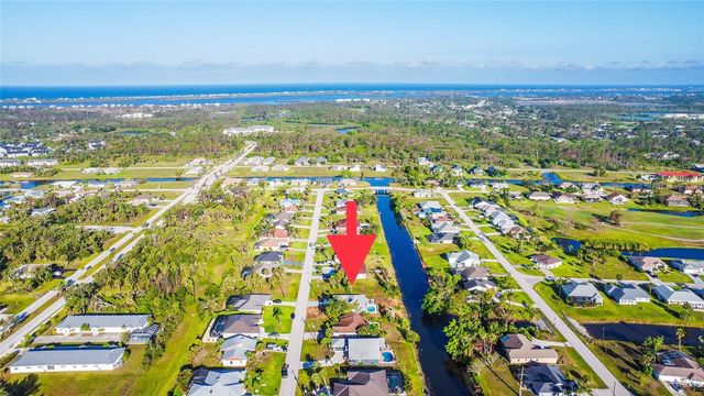 22 MARK TWAIN LANE, Rotonda West, FL 33947