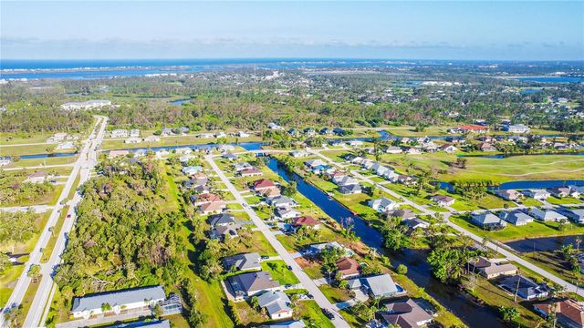 22 MARK TWAIN LANE, Rotonda West, FL 33947