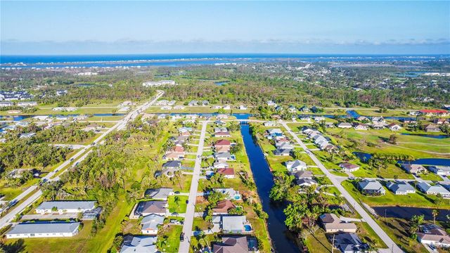 22 MARK TWAIN LANE, Rotonda West, FL 33947