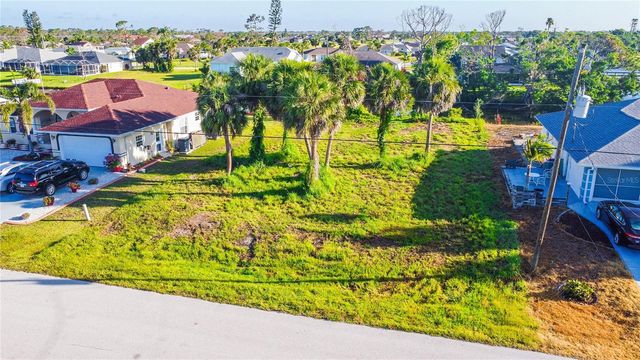 22 MARK TWAIN LANE, Rotonda West, FL 33947