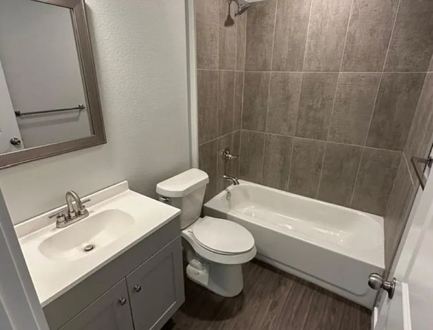 1702 E Powell Avenue, Fort Worth, TX 76104