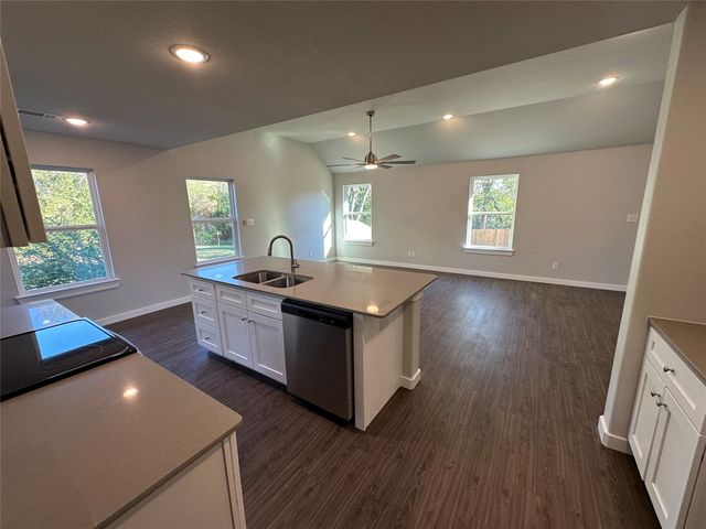 1702 E Powell Avenue, Fort Worth, TX 76104