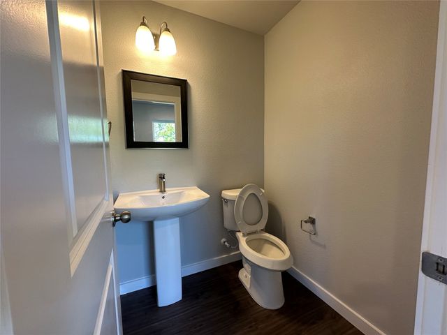 1702 E Powell Avenue, Fort Worth, TX 76104