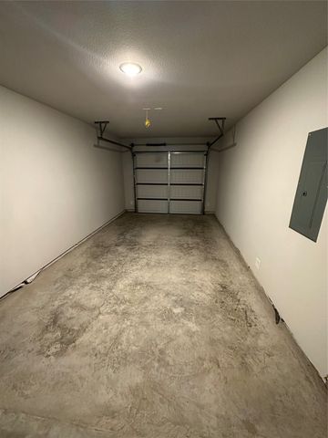 1702 E Powell Avenue, Fort Worth, TX 76104
