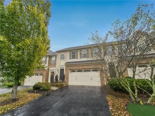 813 Fairgate Dr, Pine Twp, PA 15090