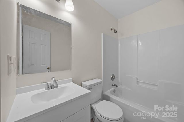 831 White Oak Lane, Matthews, NC 28104