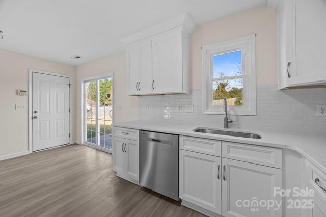 831 White Oak Lane, Matthews, NC 28104