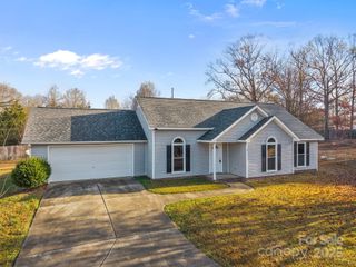 831 White Oak Lane, Matthews, NC 28104