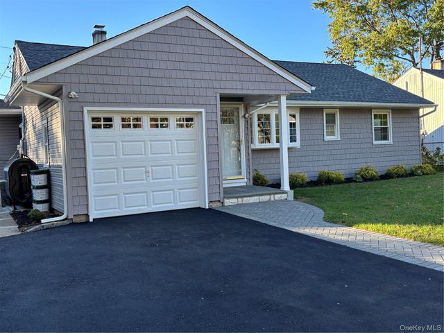 182 Hungry Harbor Road, Valley Stream, NY 11581