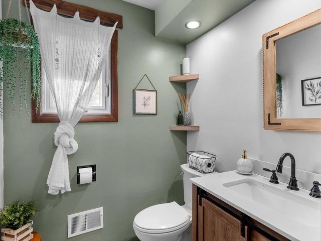 3127 S 15th STREET, Manitowoc, WI 54220
