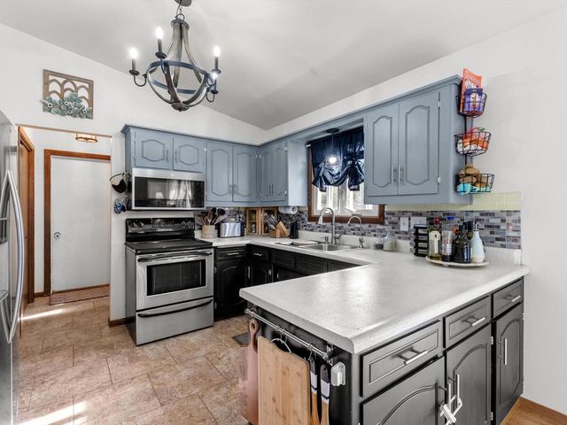 3127 S 15th STREET, Manitowoc, WI 54220