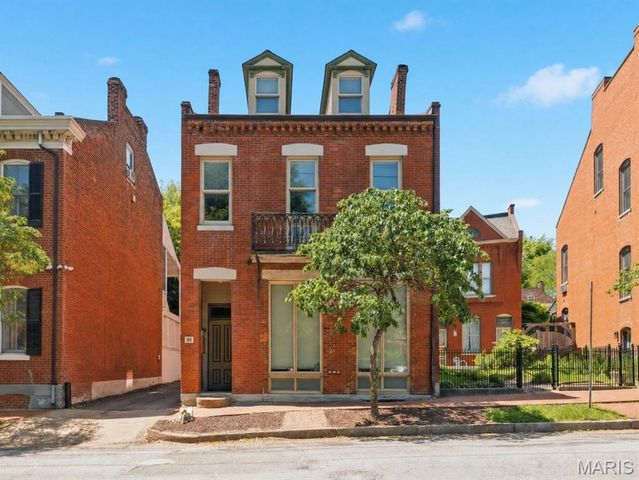 1841 S 9th Street, St Louis, MO 63104