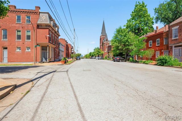 1841 S 9th Street, St Louis, MO 63104