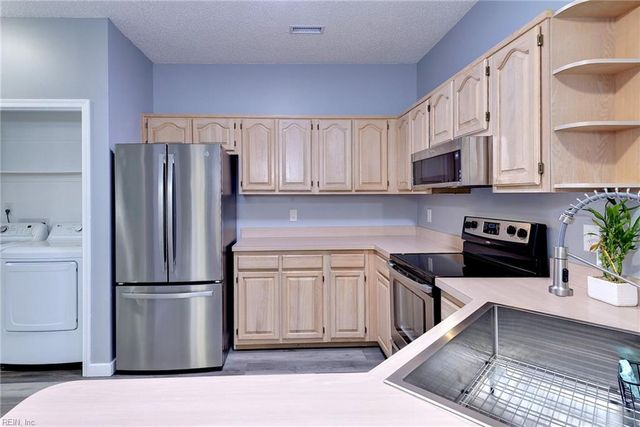 1596 Willow CV, Newport News, VA 23602