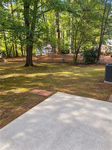 5459 Farmview Close, Stone Mountain, GA 30088