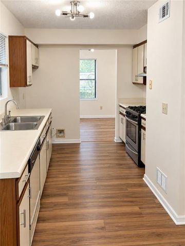 5459 Farmview Close, Stone Mountain, GA 30088
