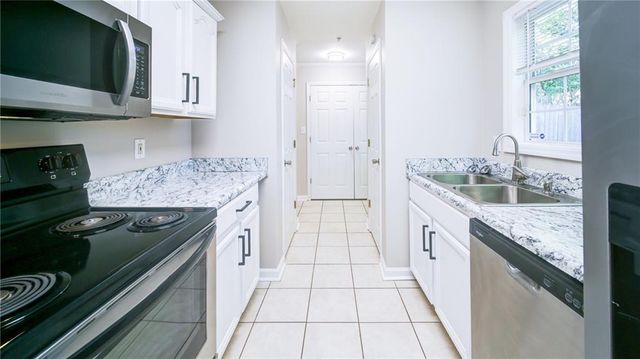 104 Westchester Circle 4, Athens, GA 30606