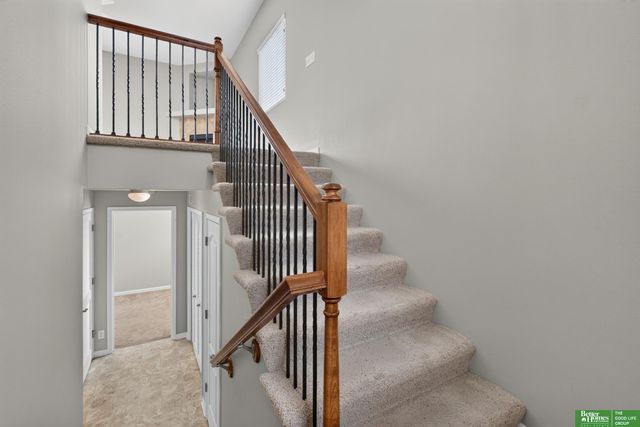 19160 Drexel Circle, Omaha, NE 68135